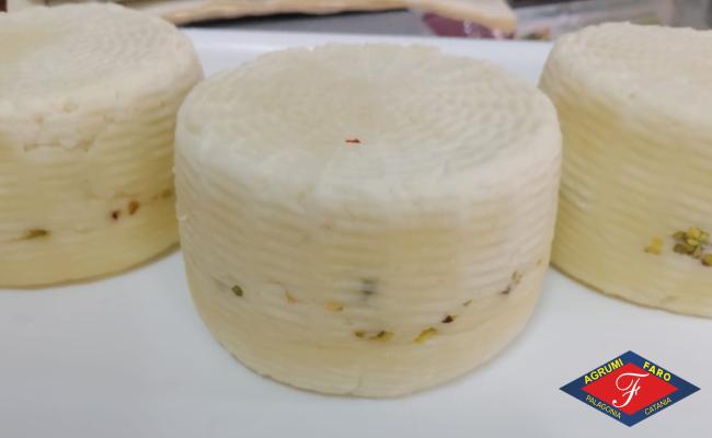 Formaggio di Pecora di Primo Sale al Pistacchio